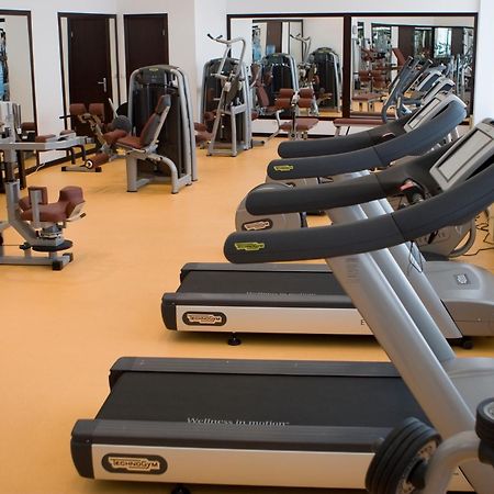 Grand Hotel Pomorie - Medical Spa Exterior photo A gym