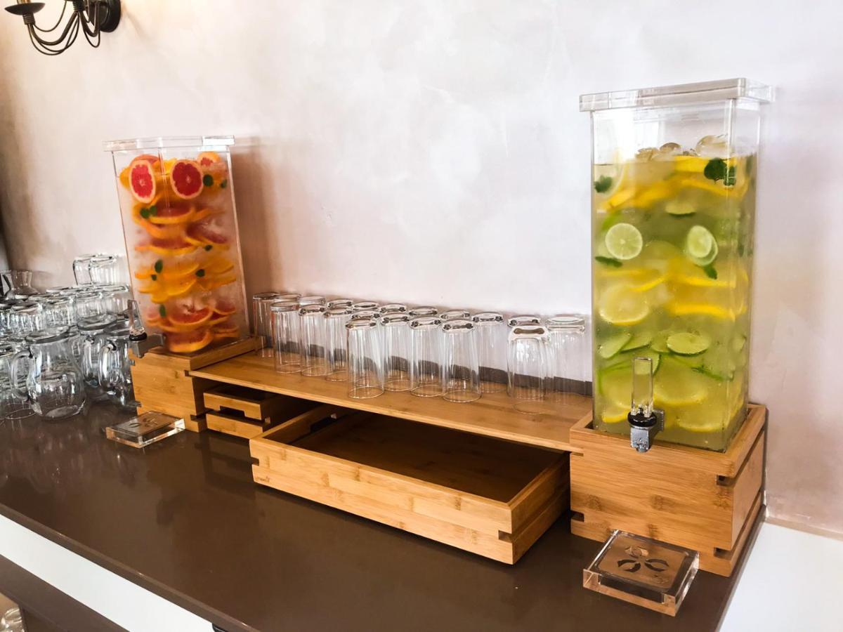 Grand Hotel Pomorie - Medical Spa Exterior photo A beverage dispenser